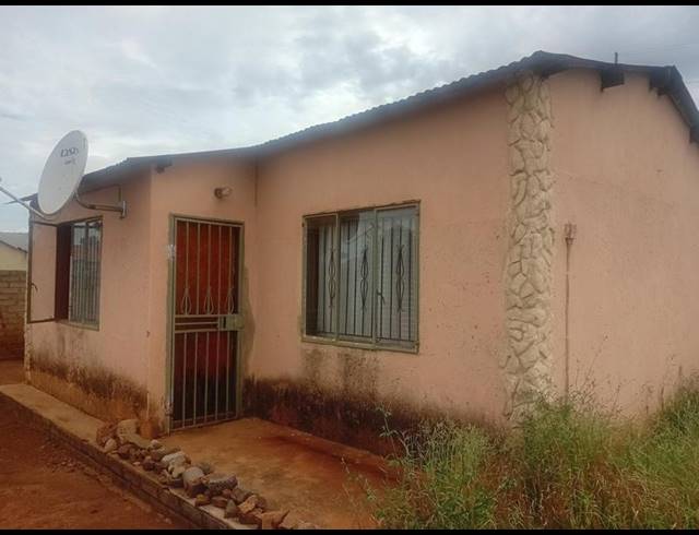 2 BEDROOM HOUSE FOR SALE IN SOSHANGUVE XX